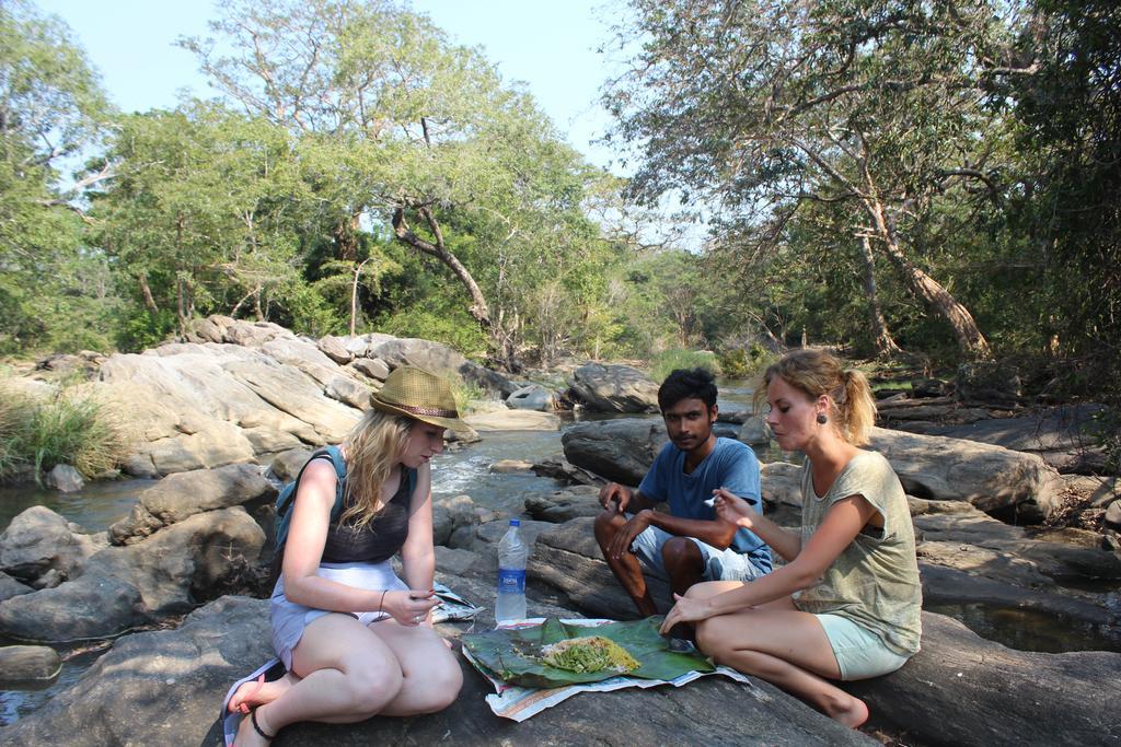 Kataragama Homestay ภายนอก รูปภาพ