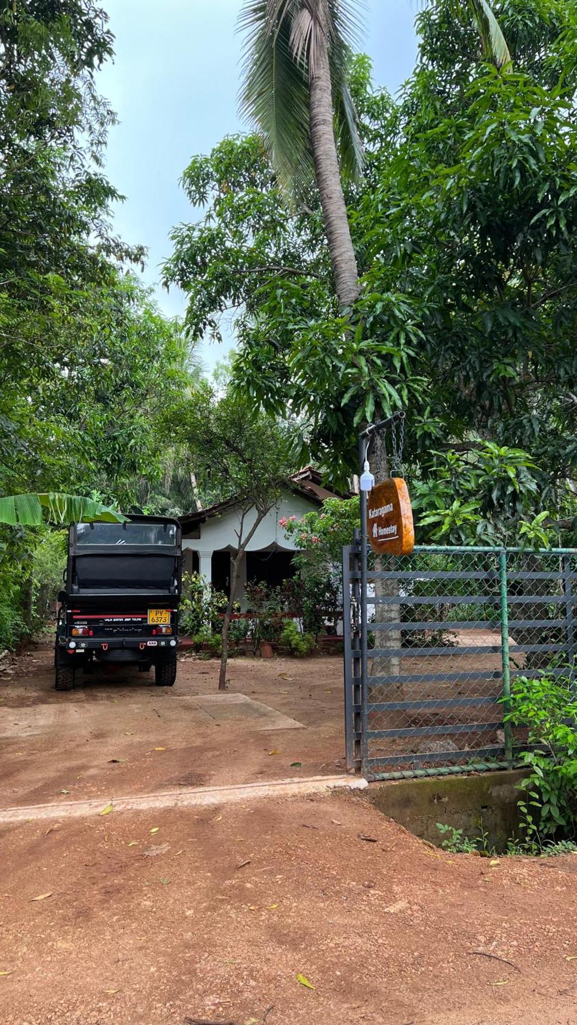 Kataragama Homestay ภายนอก รูปภาพ